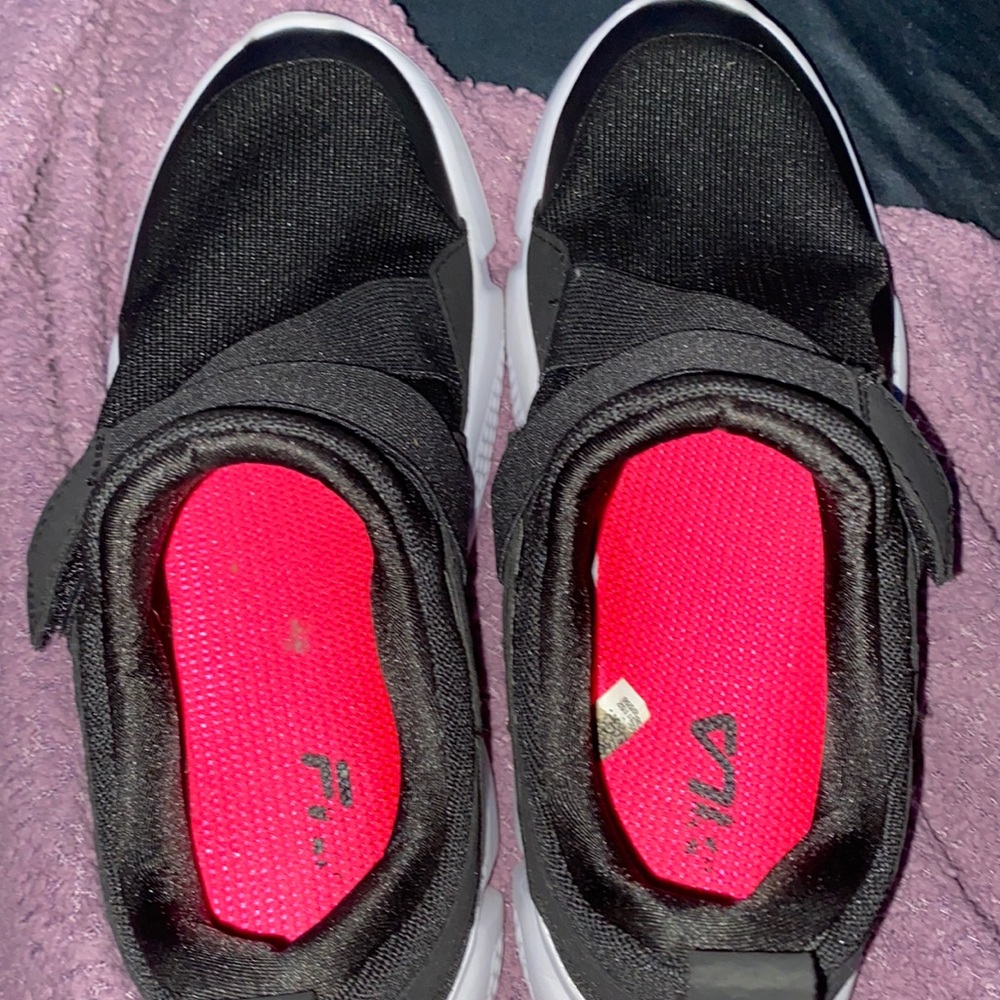 Women’s Velcro’s Fila size 9.5